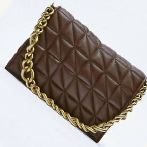 Quilted shoulder bag with chain NWOT